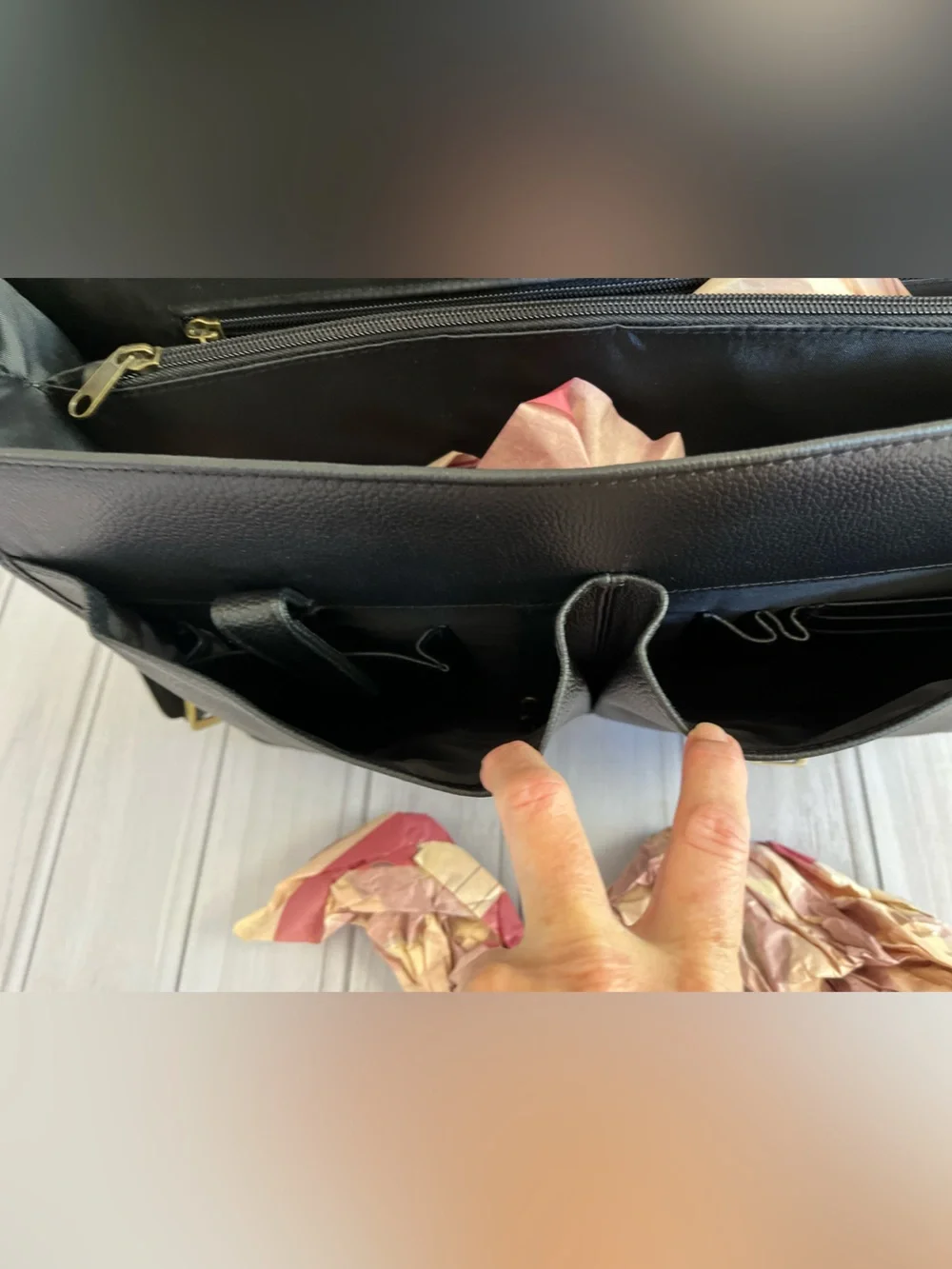 New AmeriLeather black executive black texture leather briefcase with strap